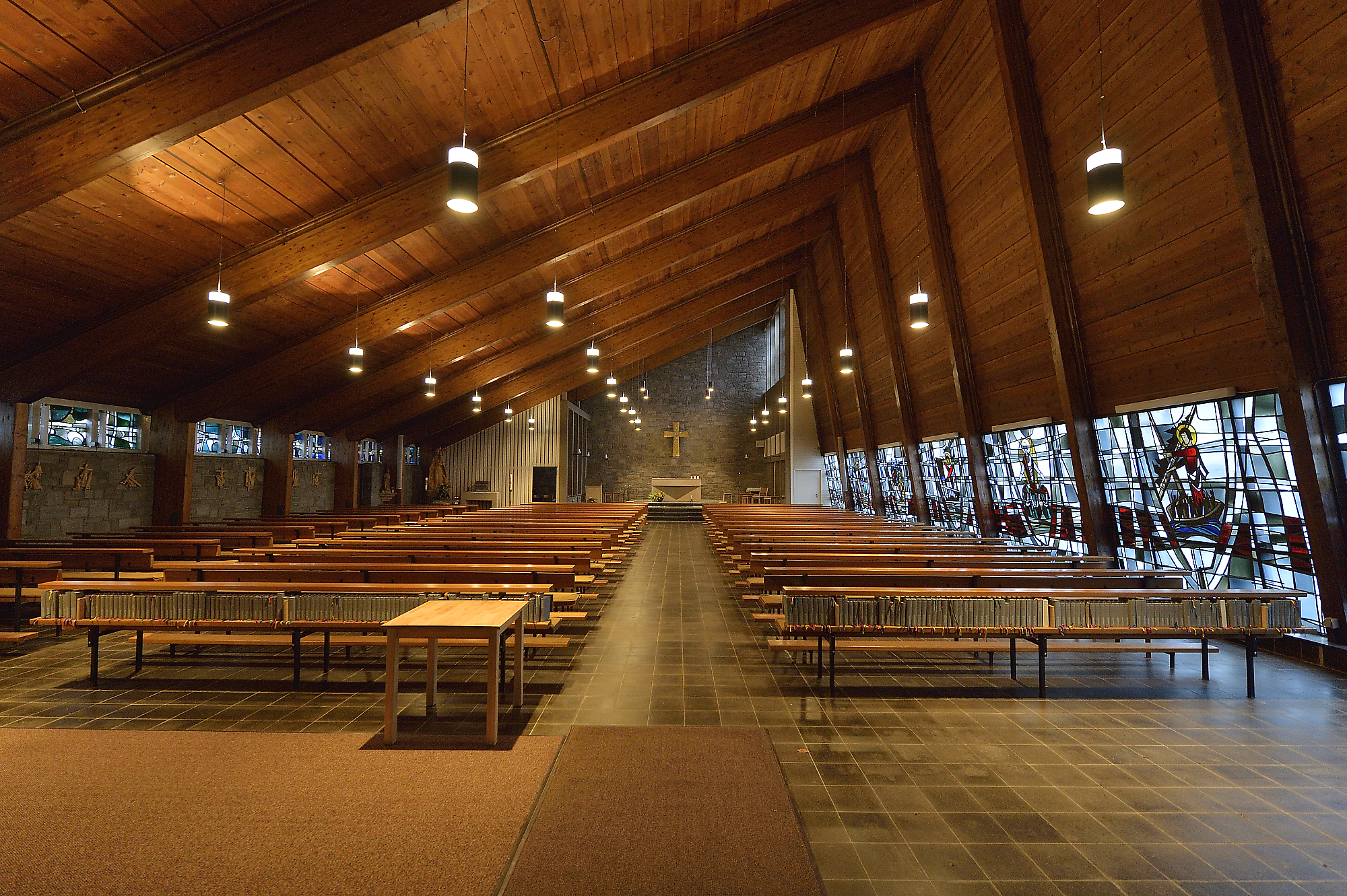 Christ-König-Kirche Wiesbaden - Sanierung der Christ-König-Kirche in Wiesbaden-Nordenstadt